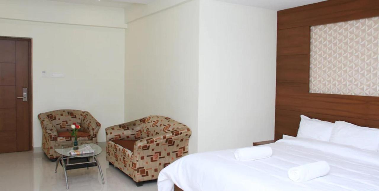 A And M Rooms And Residences Chennai Esterno foto