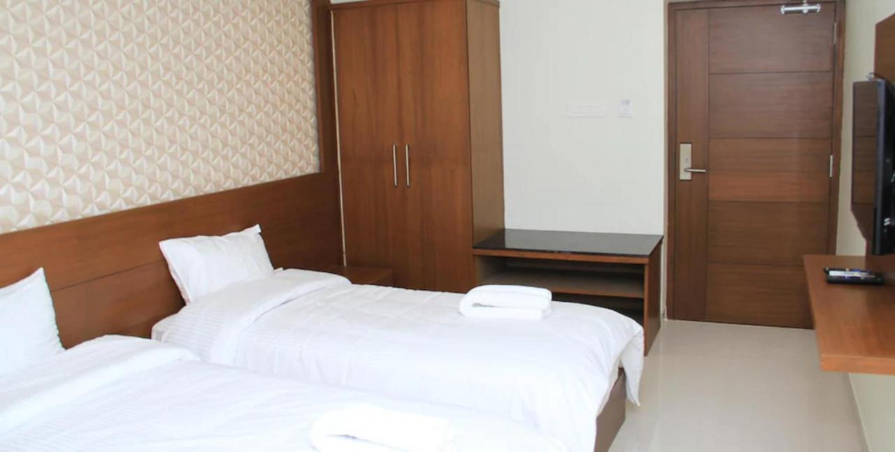 A And M Rooms And Residences Chennai Esterno foto